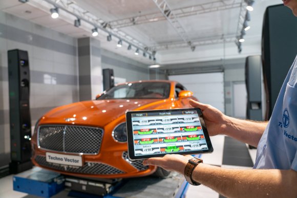 Стенд сход-развал ТехноВектор 8 T 8218 Стенд сход-развал ТехноВектор 8 T 8218