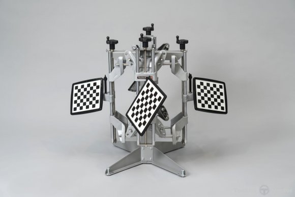 Стенд сход-развал 3D для грузовых автомобилей ТехноВектор 7 Truck 7204 HTS4