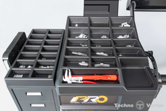 IPRO BM6 автоматический балансировочный станок IPRO BM6 автоматический балансировочный станок