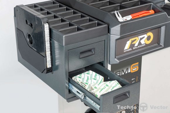 IPRO BM6 автоматический балансировочный станок IPRO BM6 автоматический балансировочный станок