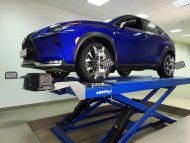 Кронштейн 150 10 000 (RAL 5005) для стенда C803 (для ножничного подъемника правый) Кронштейн 150 10 000 (RAL 5005) для стенда C803 (для ножничного подъемника правый)